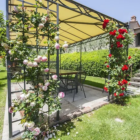 Maestà Del Sasso Villa